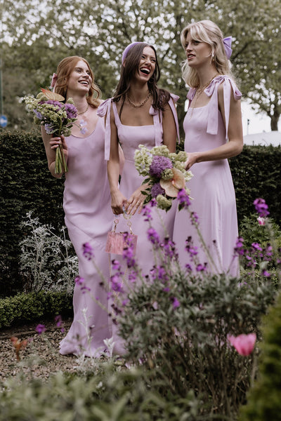 How do you pick a bridesmaid dress colour?